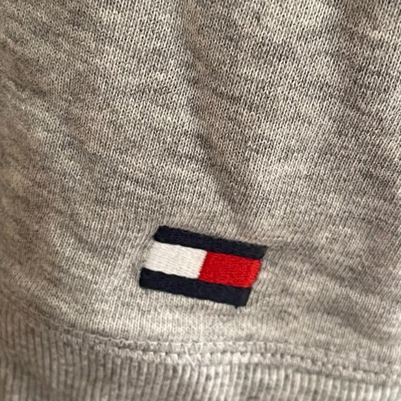 Tommy Hilfiger Sport Women’s Crew Neck Color block flag sweatshirt Size XL Gray - Picture 3 of 5